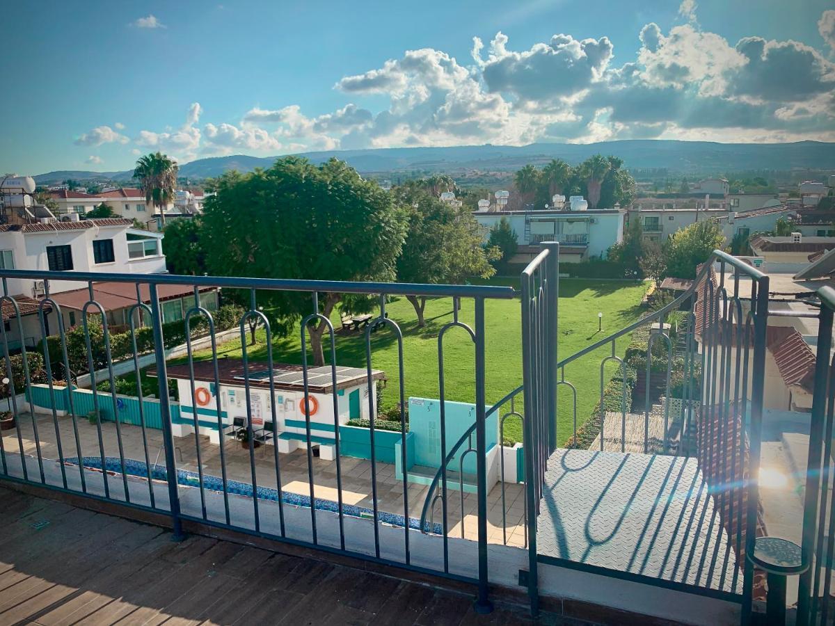 The Summer Haven Polis Bagian luar foto