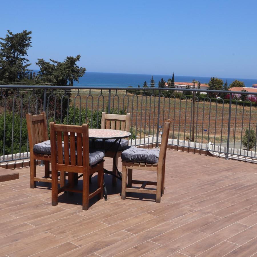 The Summer Haven Polis Bagian luar foto