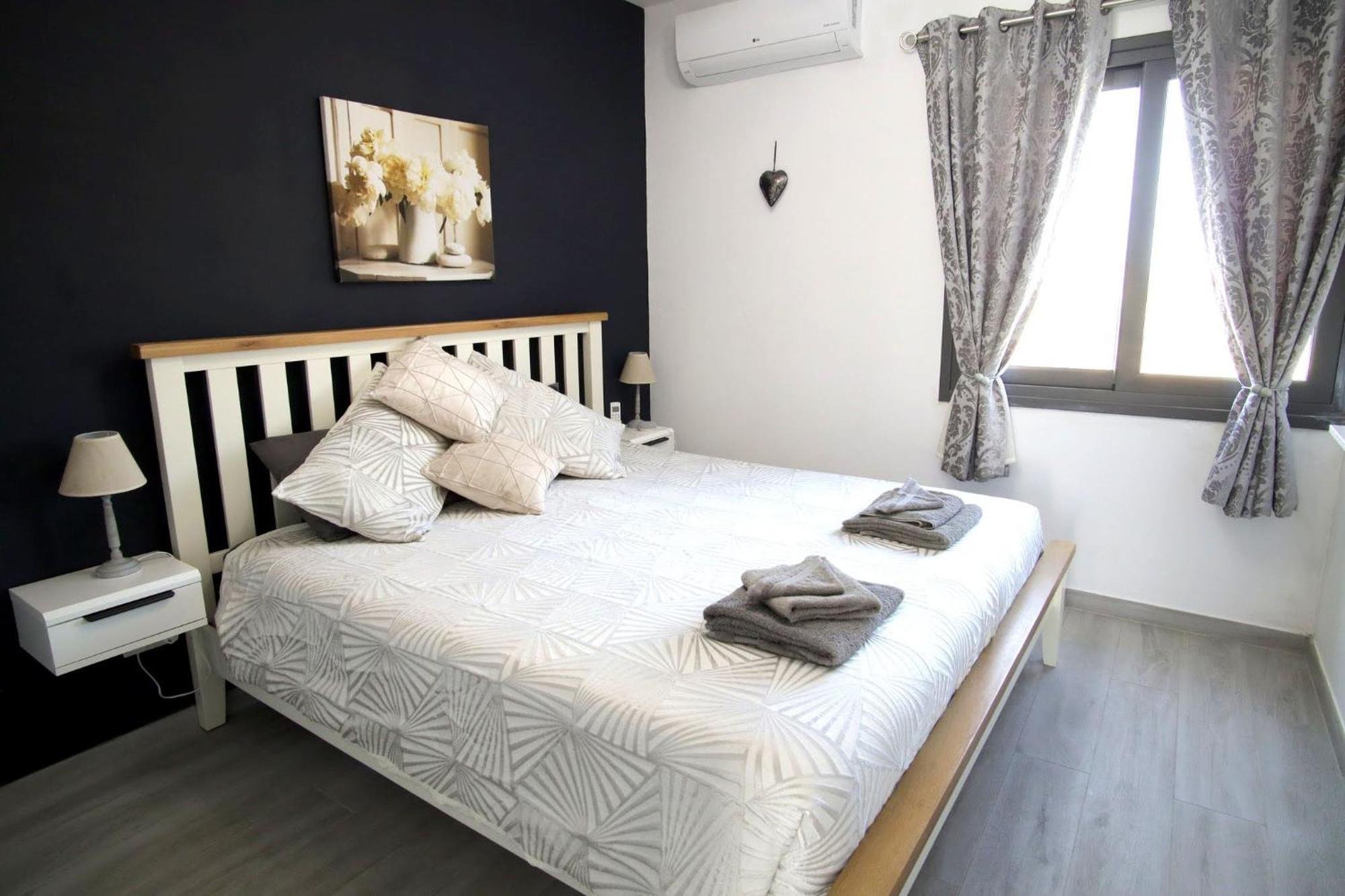 The Summer Haven Polis Bagian luar foto